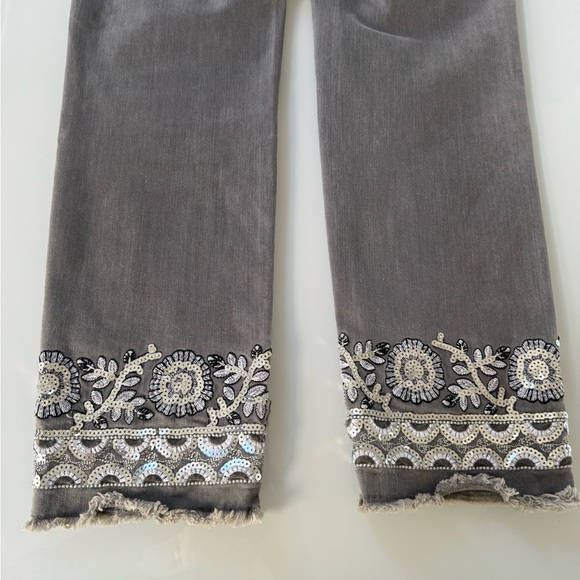Frank Lyman Gray Embellished Hem Jeans RARE SAMPLE Size M - Picture 12 of 15